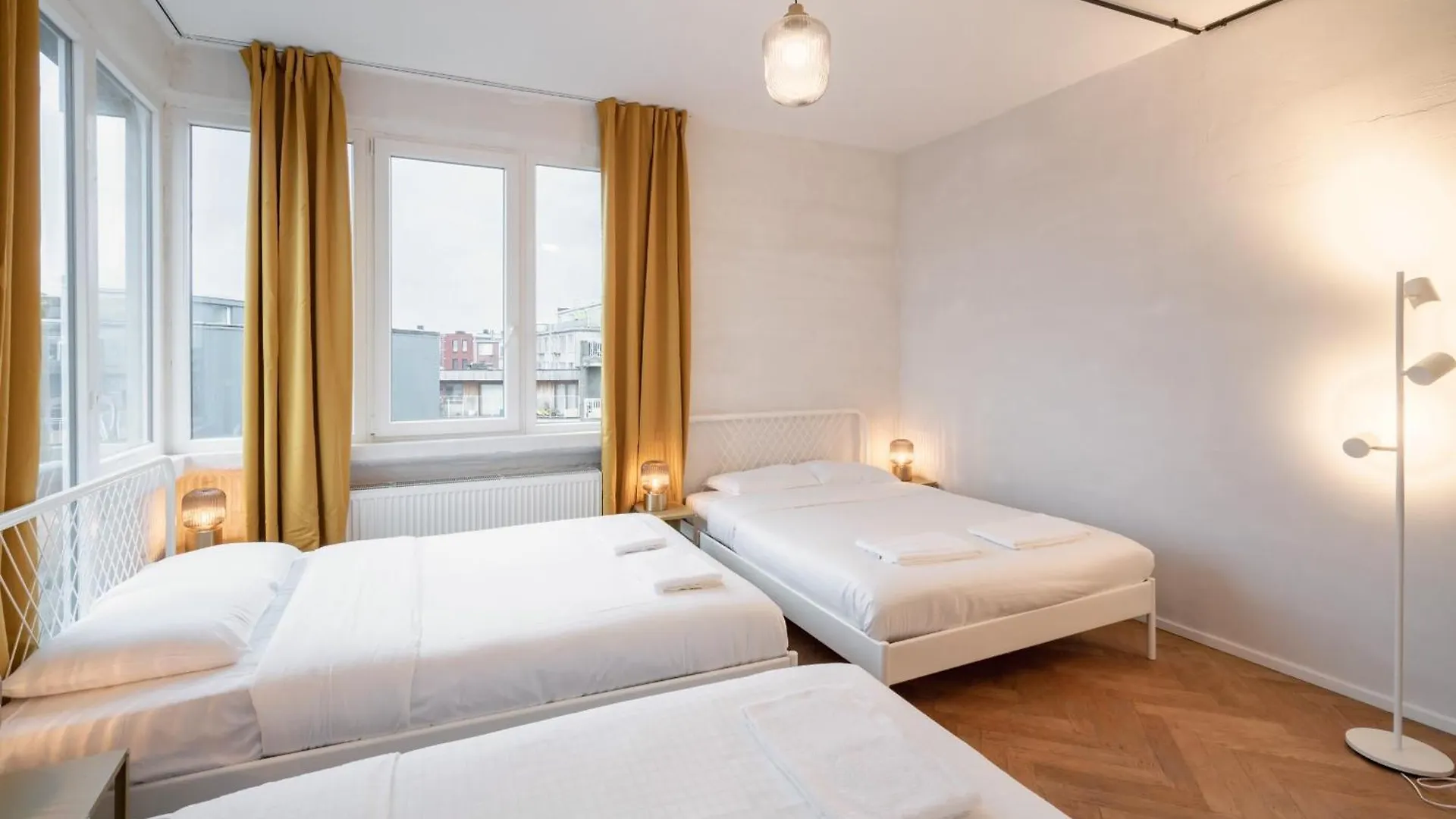 Charming And Spacious Apartments In The Heart Of Antwerpen 0*,  België